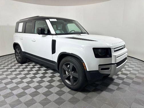 2025 Land Rover Defender 110 P400 S