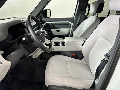 2025 Land Rover Defender 110 P400 S