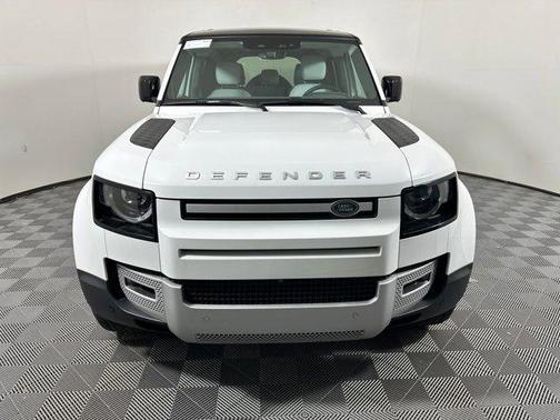 2025 Land Rover Defender 110 P400 S