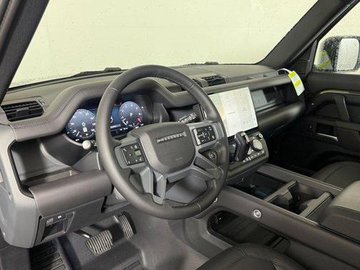 2026 Land Rover Defender P400 X-Dynamic SE