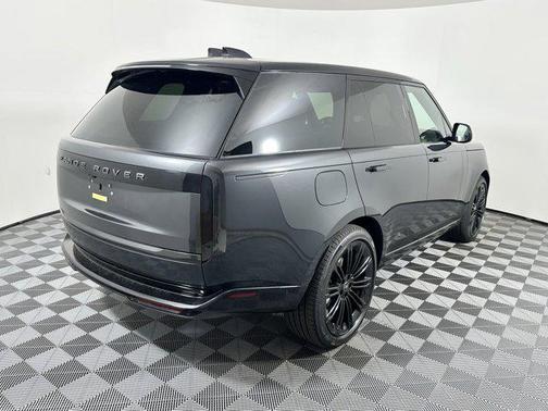 2025 Land Rover Range Rover P400 SE