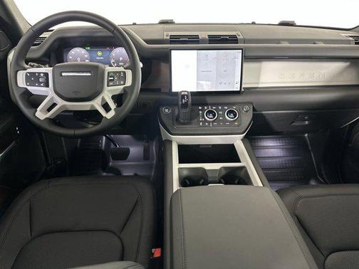 2025 Land Rover Defender X-Dynamic SE