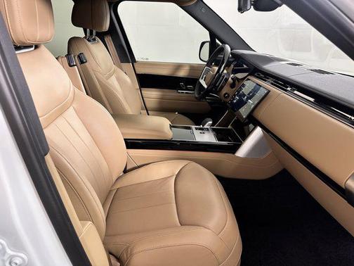 2025 Land Rover Range Rover P400 SE 7 Seat