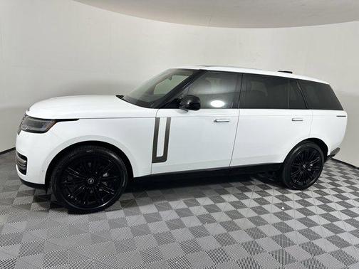 2025 Land Rover Range Rover P400 SE 7 Seat