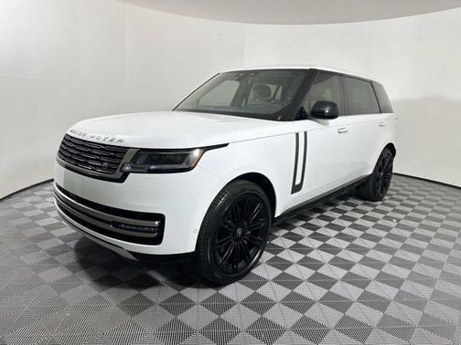 2025 Land Rover Range Rover P400 SE 7 Seat