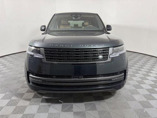 2026 Land Rover Range Rover P530 SE
