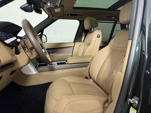 2026 Land Rover Range Rover P530 SE