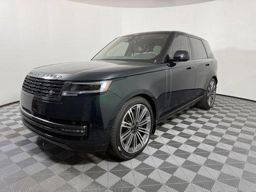 2026 Land Rover Range Rover P530 SE