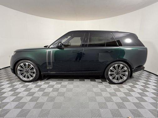 2026 Land Rover Range Rover P530 SE
