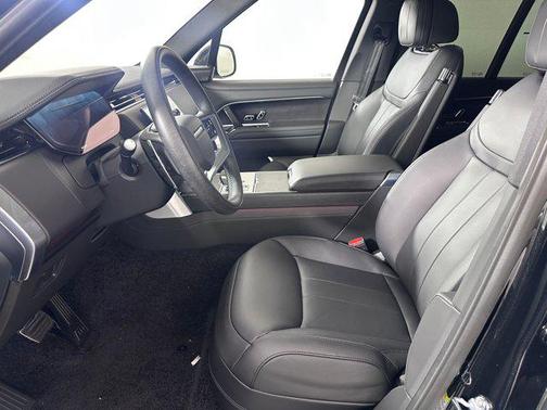 2025 Land Rover Range Rover P530 SE