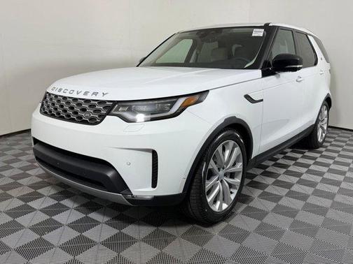 Fuji White 2026 Land Rover Discovery S