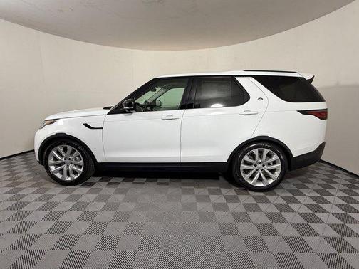 Fuji White 2026 Land Rover Discovery S