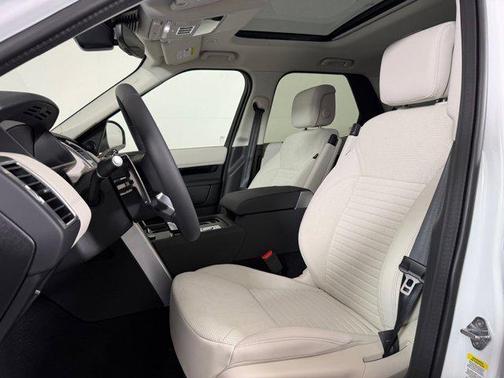 Fuji White 2026 Land Rover Discovery S