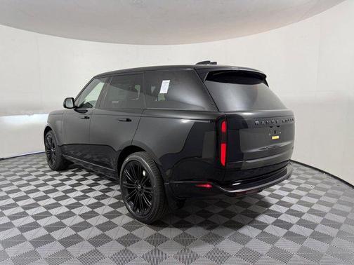 2025 Land Rover Range Rover P530 SE