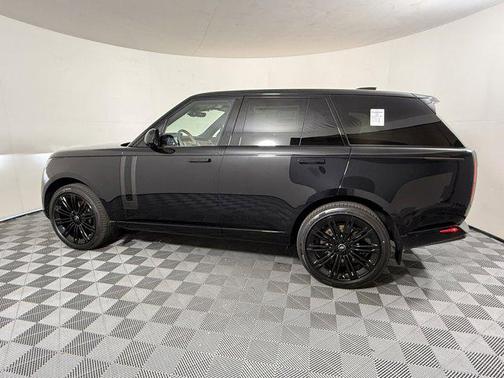 2025 Land Rover Range Rover P530 SE