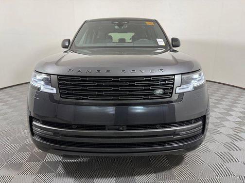 Carpathian Grey Premium Metallic 2026 Land Rover Range Rover P550e SE