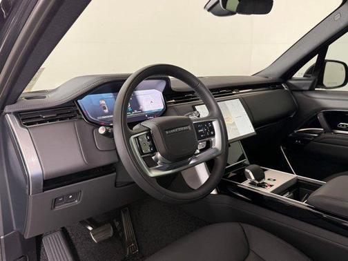 Carpathian Grey Premium Metallic 2026 Land Rover Range Rover P550e SE