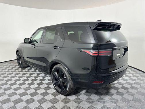 Santorini Black Metallic 2025 Land Rover Discovery P360 Dynamic SE