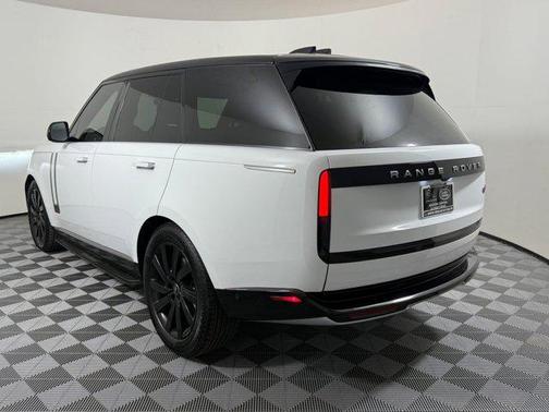 White 2023 Land Rover Range Rover P400 SE