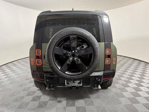 2026 Land Rover Defender P500 X-Dynamic SE