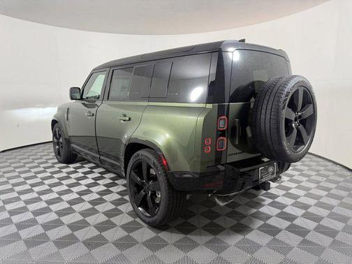 2026 Land Rover Defender P500 X-Dynamic SE