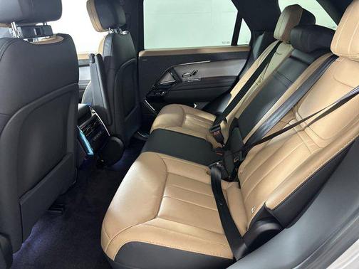 2025 Land Rover Range Rover Sport SE