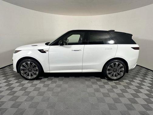 2025 Land Rover Range Rover Sport SE