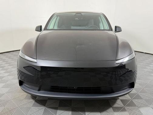 Diamond Black 2026 Tesla Model Y Rear-Wheel Drive