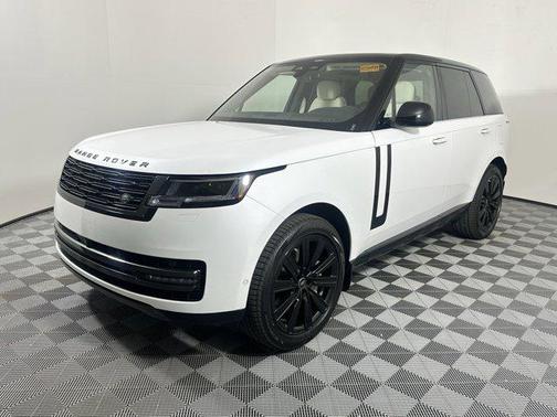 2025 Land Rover Range Rover P550e SE