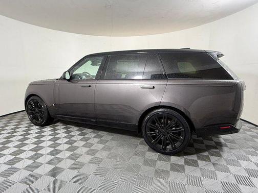 2026 Land Rover Range Rover P530 SE 7 Seat