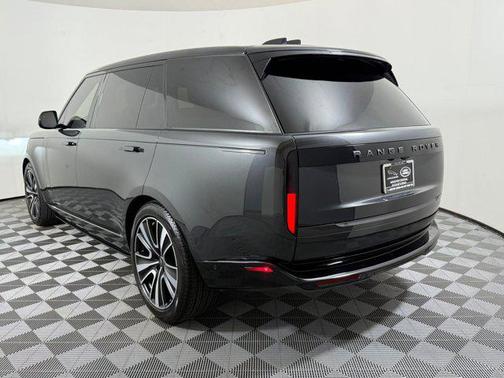 Carpathian Grey Premium Metallic 2025 Land Rover Range Rover P530 SE 7 Seat