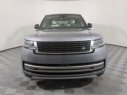 2026 Land Rover Range Rover P530 SE