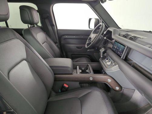 2024 Land Rover Defender 110 P400 X-Dynamic SE