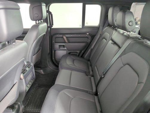 2024 Land Rover Defender 110 P400 X-Dynamic SE