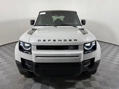 2026 Land Rover Defender X-Dynamic SE