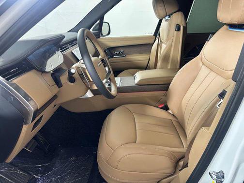 2025 Land Rover Range Rover P530 SE
