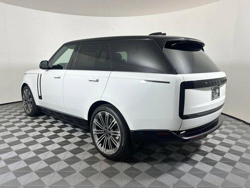 2025 Land Rover Range Rover P530 SE