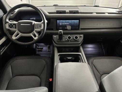 2024 Land Rover Defender 110 P400 X-Dynamic SE