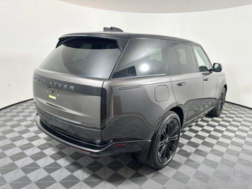 2025 Land Rover Range Rover P400 SE