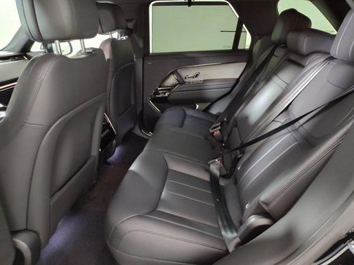 2025 Land Rover Range Rover Sport SE