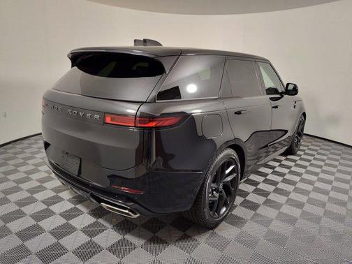 2025 Land Rover Range Rover Sport SE