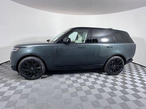 2025 Land Rover Range Rover P550e SE