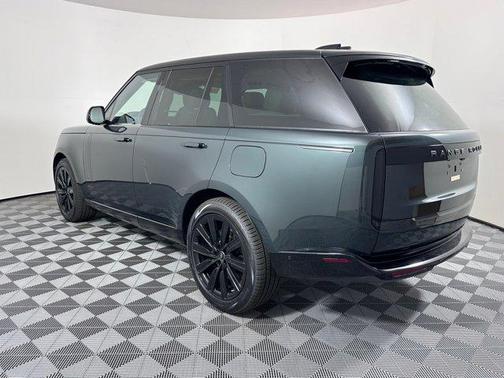 2025 Land Rover Range Rover P550e SE