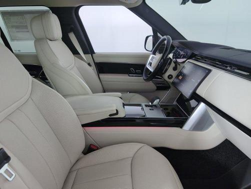 2025 Land Rover Range Rover P400 SE