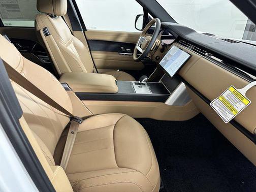 2025 Land Rover Range Rover P400 SE
