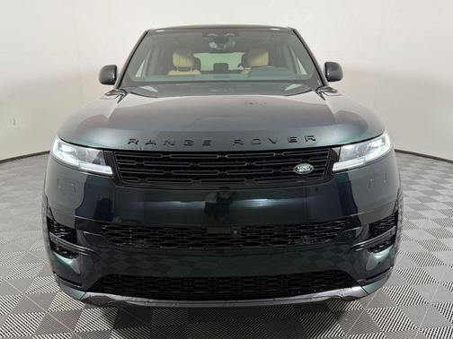 British Racing Green SV Bespoke Ultra Met Gloss 2026 Land Rover Range Rover Sport SE