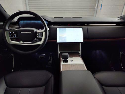 2025 Land Rover Range Rover P530 SE 7 Seat