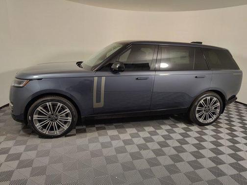 2025 Land Rover Range Rover P530 SE 7 Seat