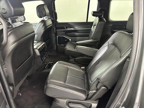 2022 Jeep Wagoneer Series III 4x4
