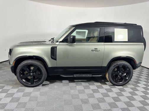2025 Land Rover Defender 90 P400 X-Dynamic SE